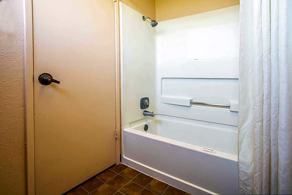 Travelodge by Wyndham Turlock