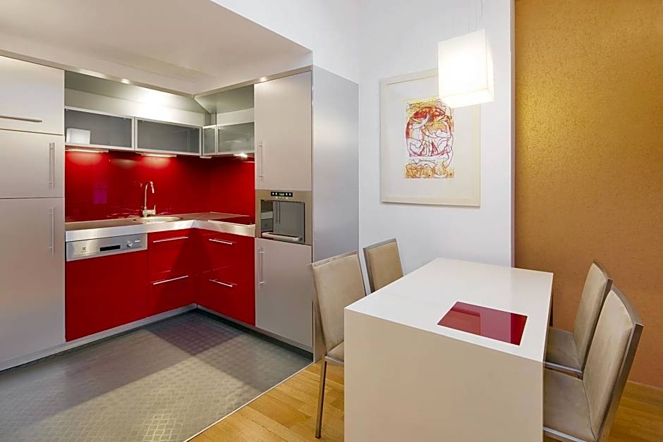 Mamaison Residence Diana