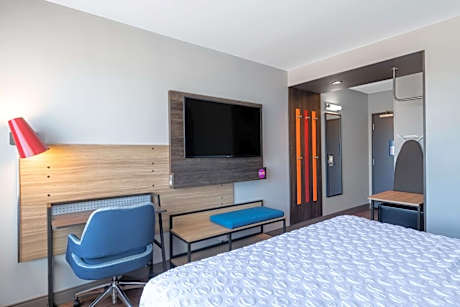 1 King Hearing Accessible