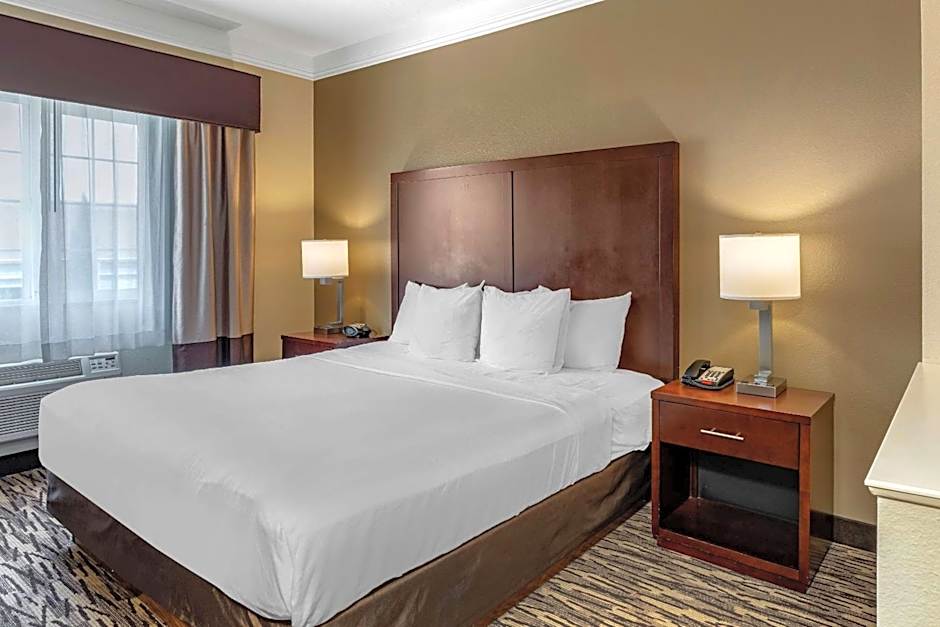 Comfort Suites Salem