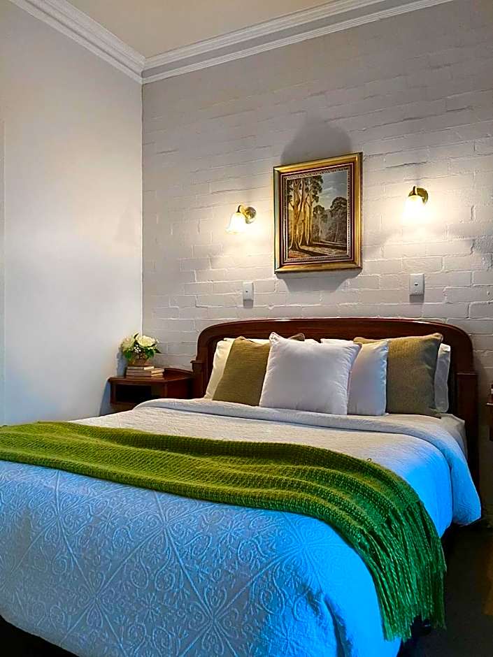 Victoria House Motor Inn