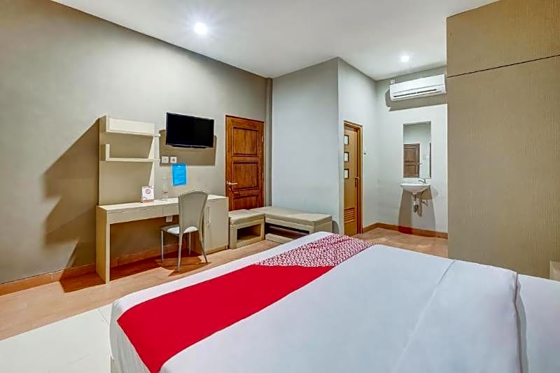 OYO Flagship Tembok Batu Residence