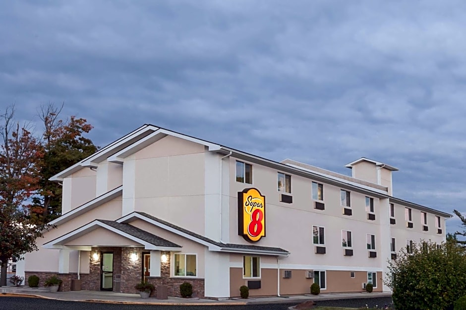 Super 8 by Wyndham Latham/Albany Airport