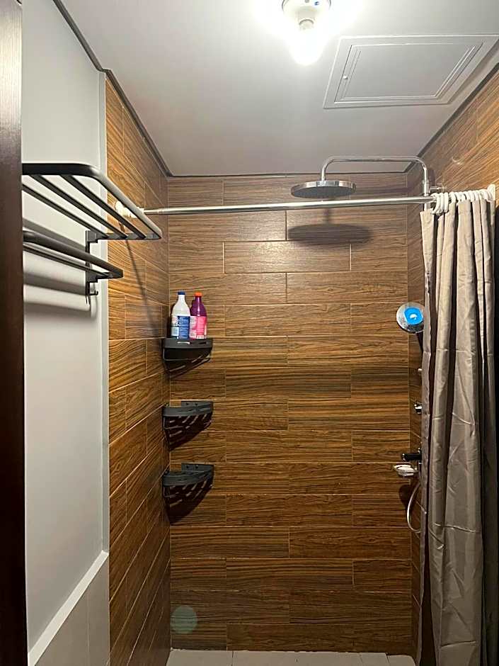 Bayfront Suite in Pasay, Manila Near NAIA Terminal, PICC, Star City, MOA and US Embassy - Pet-Friendly, Free Pool, Wi-Fi & Netflix