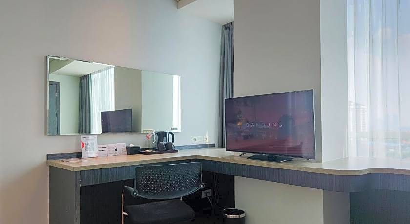 Luminor Hotel Jemursari By WH