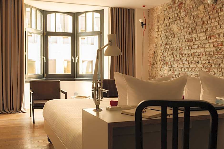 9Hotel Central