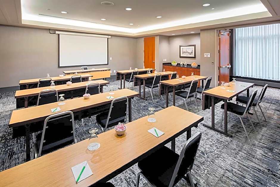 Courtyard by Marriott Boston Brookline