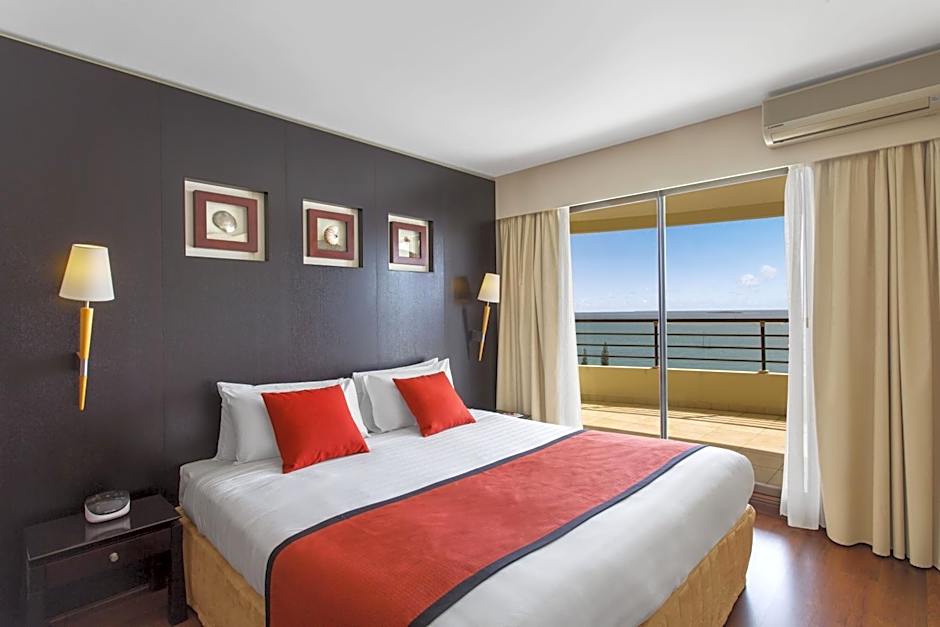 Ramada Hotel & Suites by Wyndham Noumea