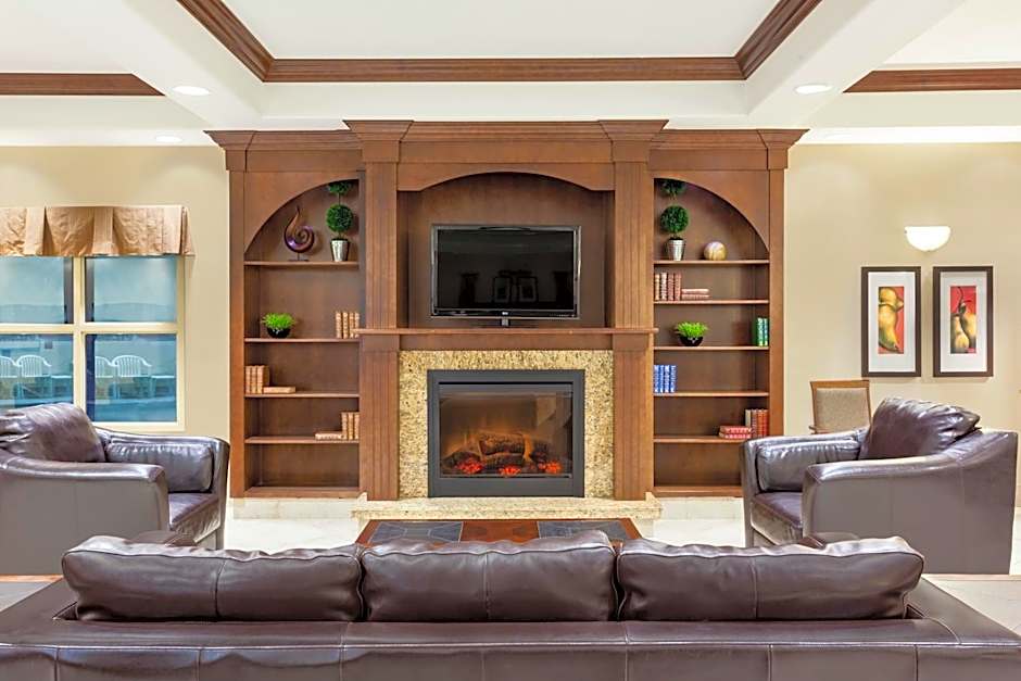 Ramada by Wyndham Weyburn