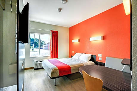 1 Queen Bed | Non-Smoking, Micfridge