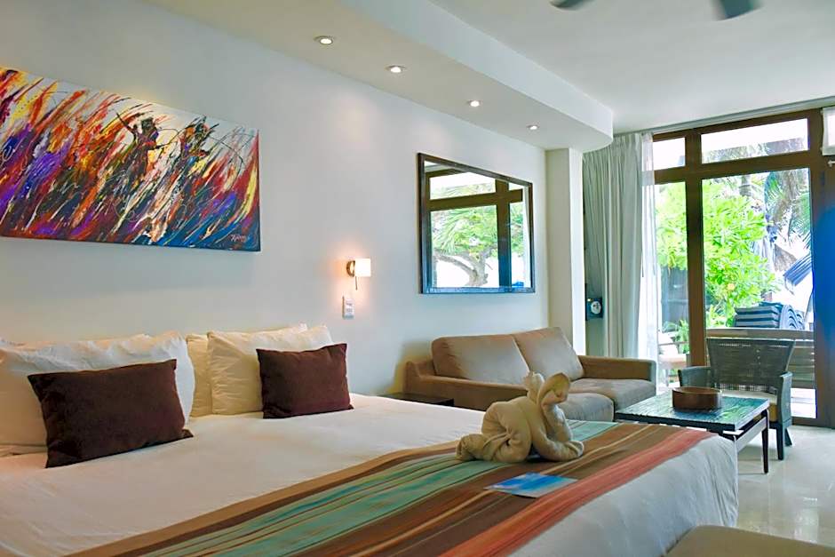 Playa Palms Beach Hotel