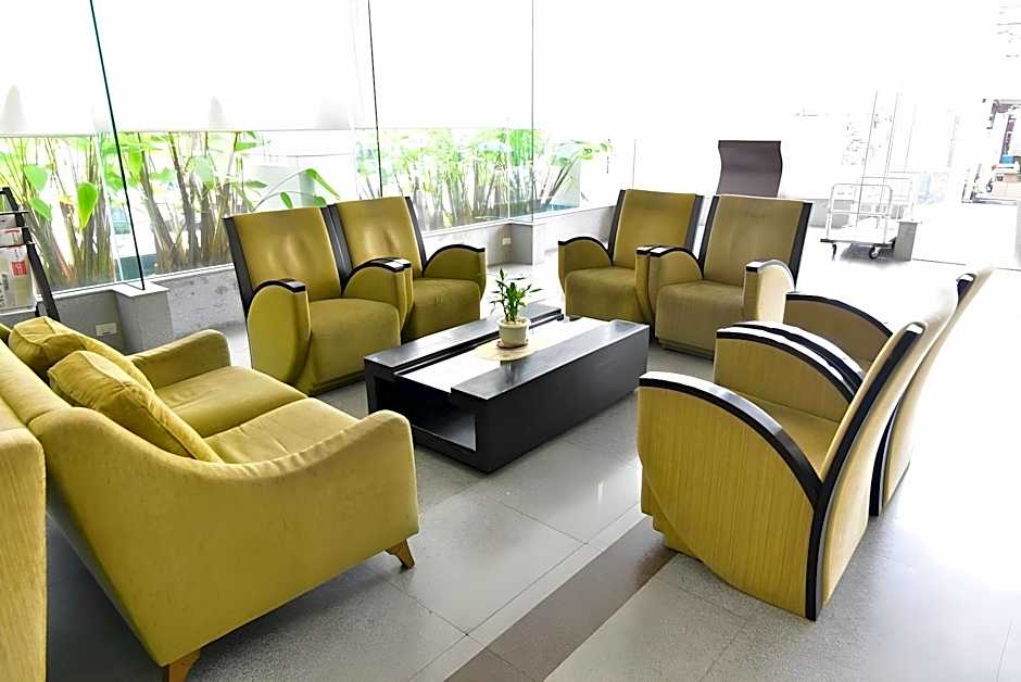 New Season Hotel
