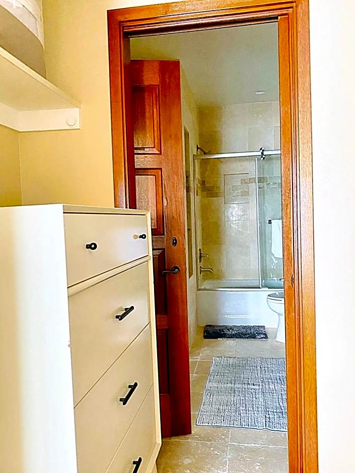 Hamilton Cove-Boho Chic Villa w/Golf Cart...No pets.