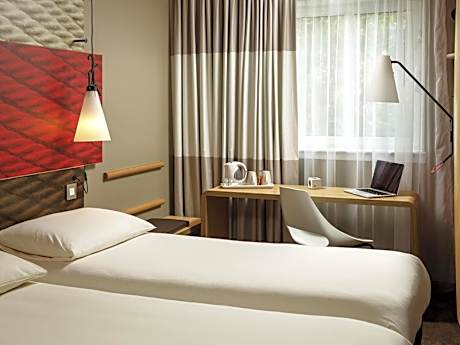 Standard Twin Room - Disability Access