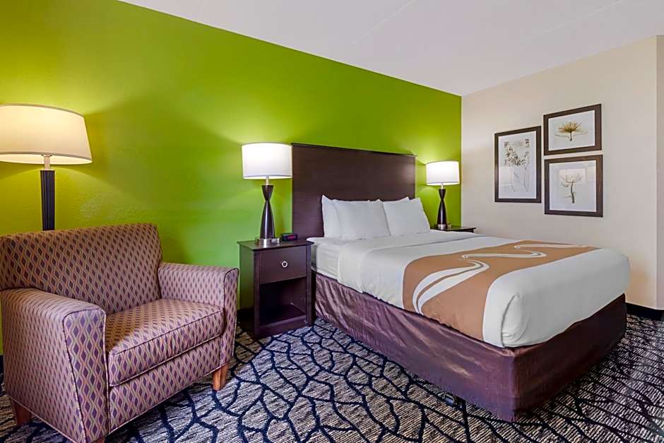 Quality Inn Oshkosh Aviation Park