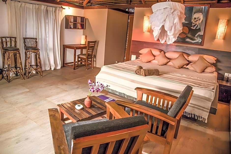 Mariposa Beach Grove