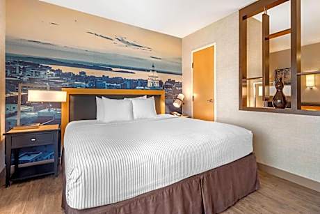 King Suite with Sofa Bed - Non-Smoking