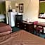 Howard Johnson by Wyndham Grand Prairie Near Lone Star Park