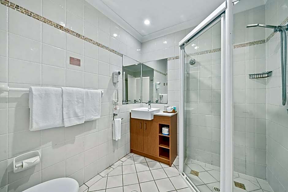 Terrigal Sails Serviced Apartments