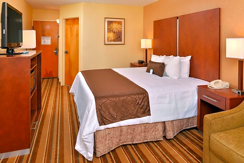 Best Western Plus Richmond Airport Hotel