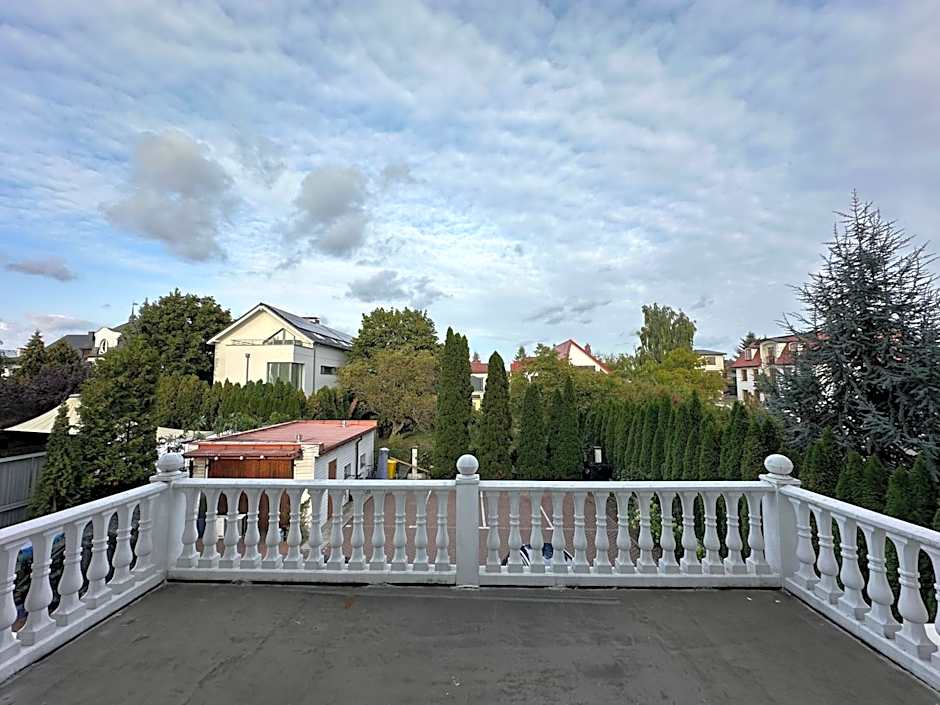 Lezzet PG B&B &TurkishRestaurant