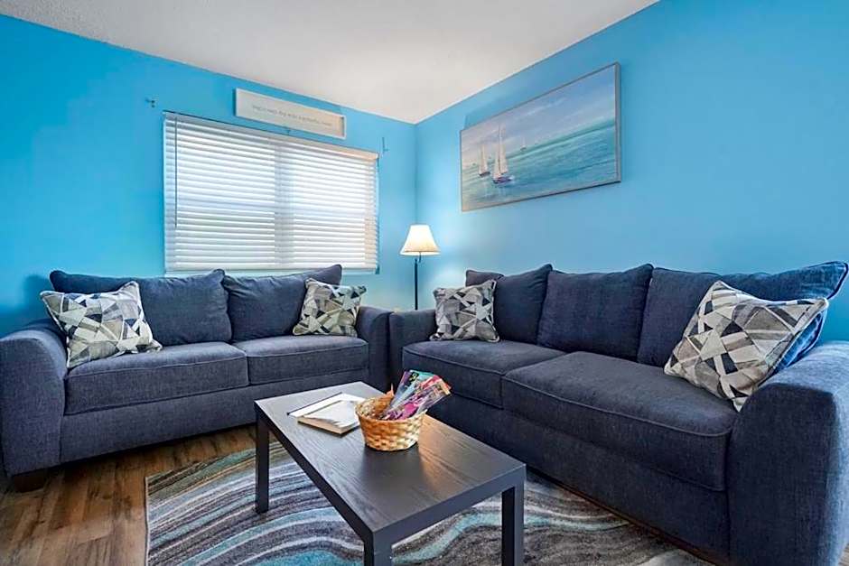 Beautiful Blue Ocean Condo