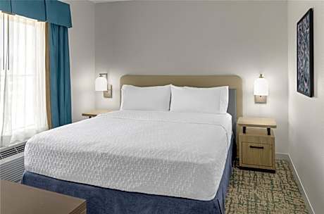 One-Bedroom King Room - Mobility Accessible