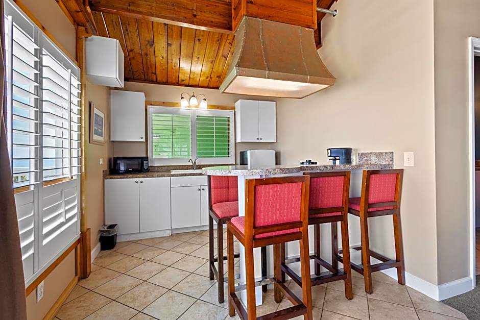 Oceanfront Inn Suite, Ocean and Inlet Views, King Bed, #12