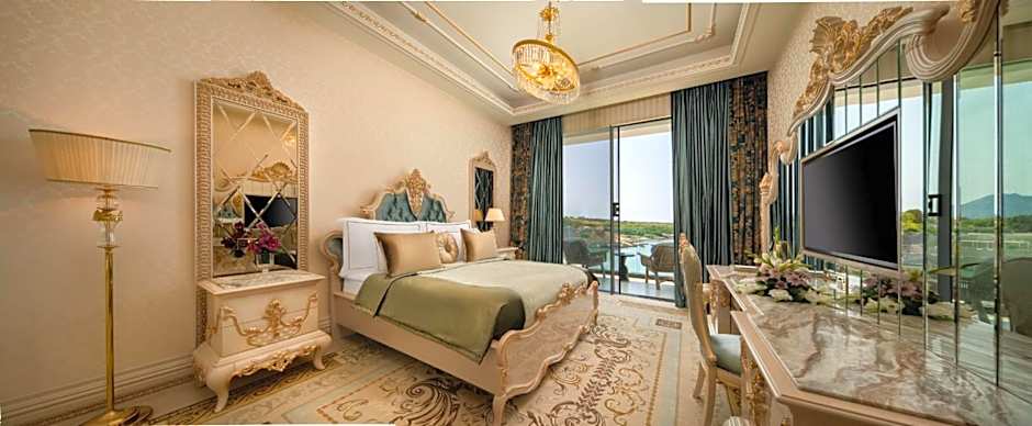 Les Ambassadeurs Hotel Casino&Marina