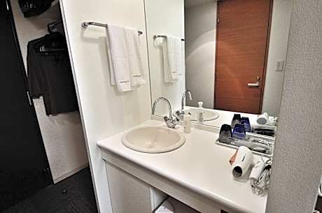 Twin Room - Non-Smoking