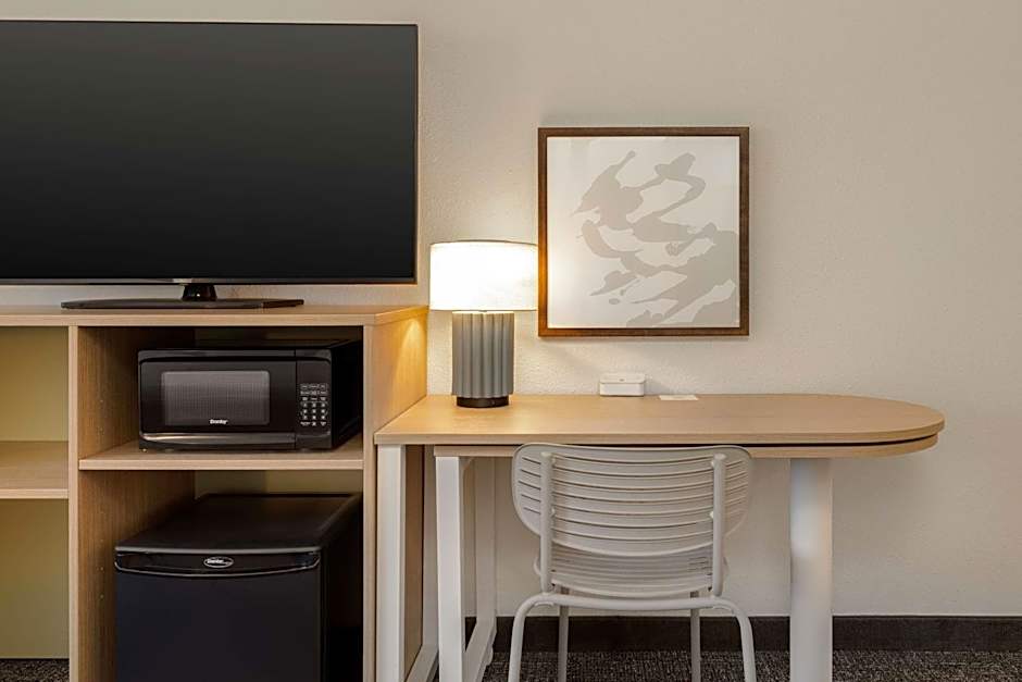 Spark by Hilton Santa Nella