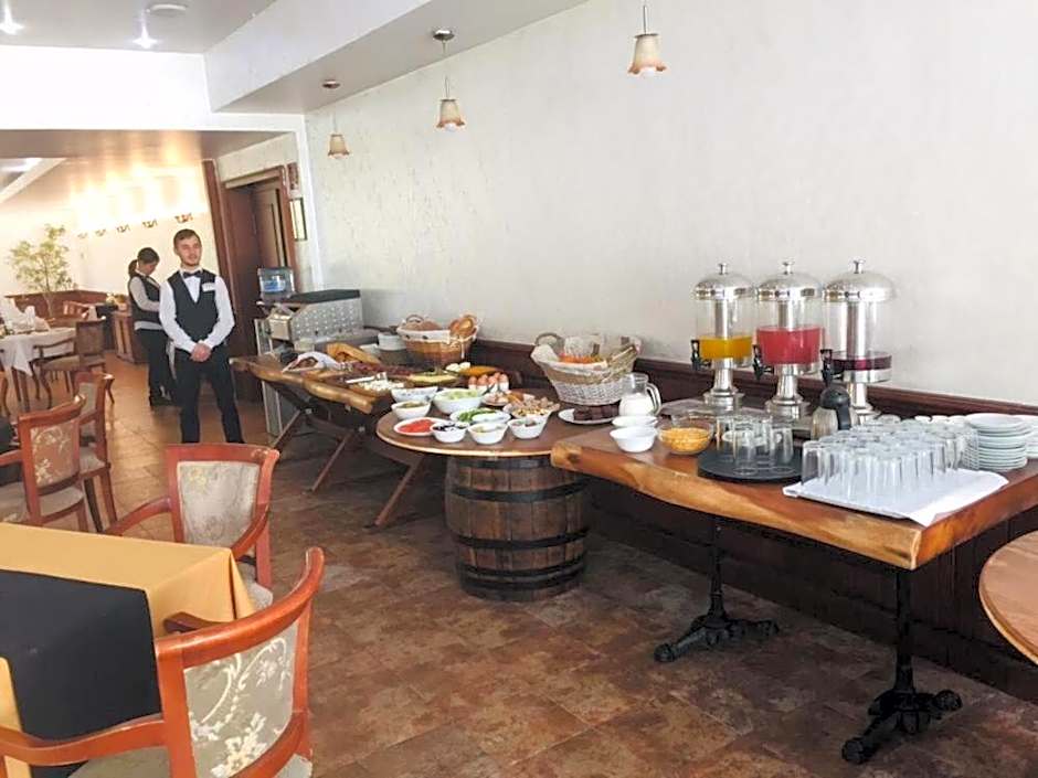 Terra Europe Brontes Hotel