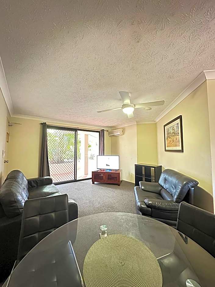 Chevron Palms by Gold Coast Premium