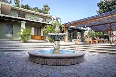 Hacienda del Lago Boutique Hotel