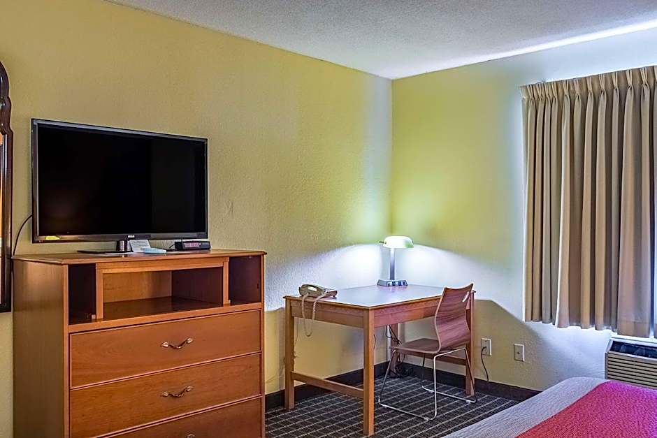 Motel 6-Grand Rapids, MI - Northeast