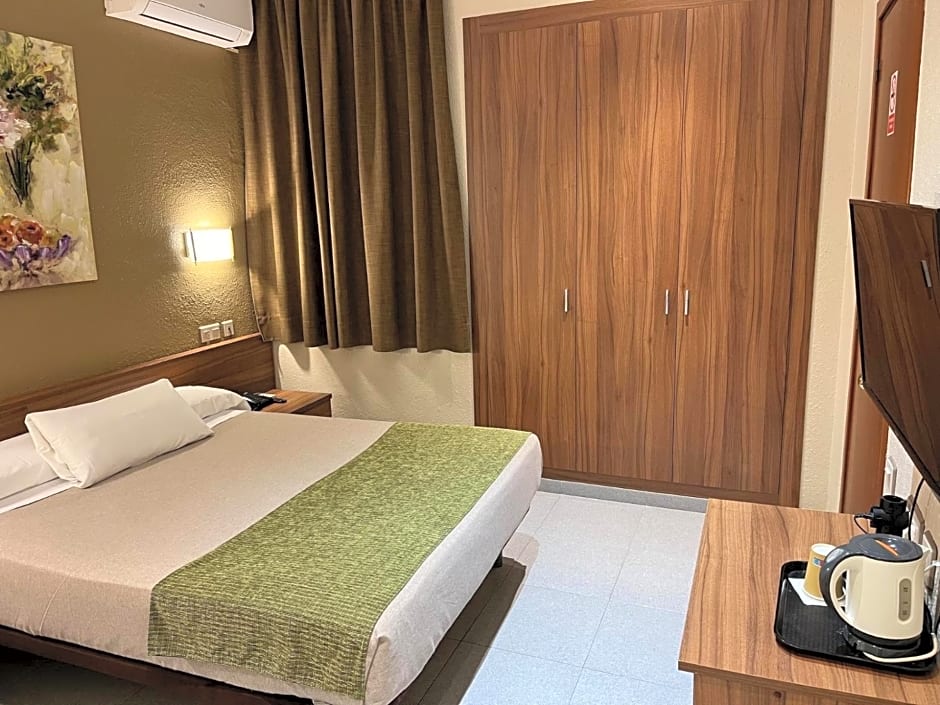 Aneto Hotel