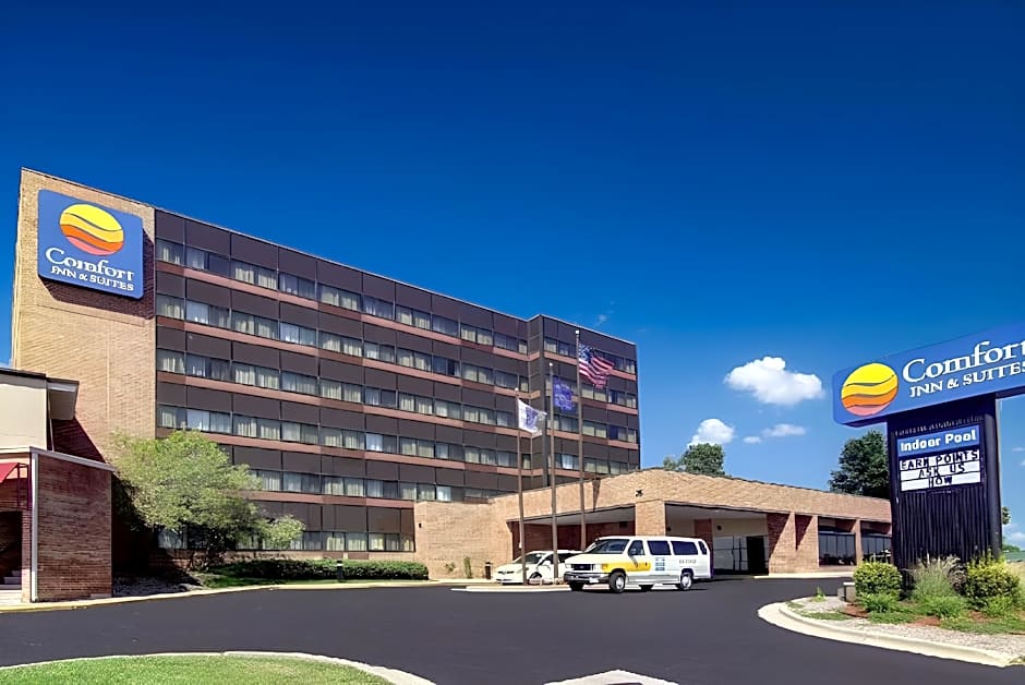 Comfort Inn & Suites Madison - Airport