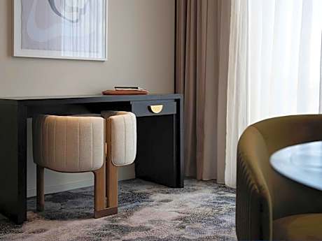 Junior King Suite