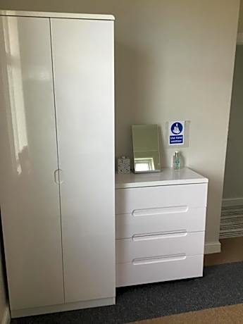 Twin Room with Shower