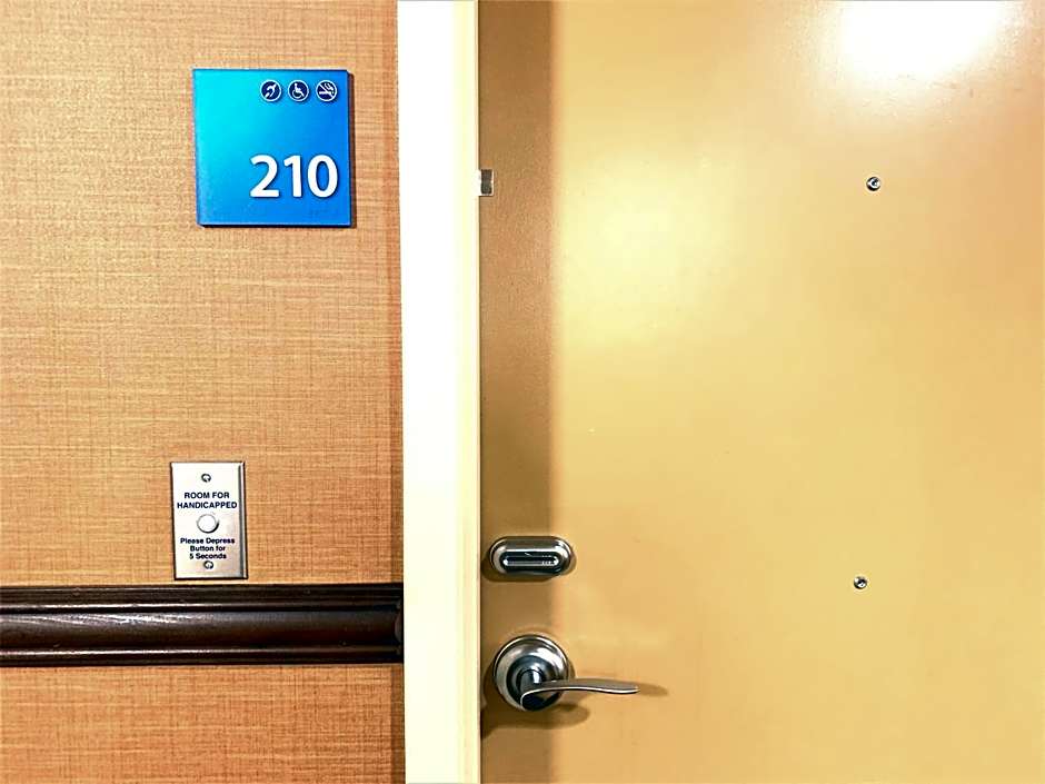 Holiday Inn Express & Suites Fresno Northwest-Herndon By IHG