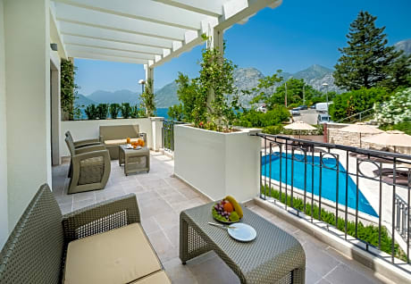 Double Deluxe with balcony seaview