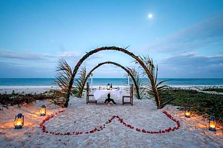 Hakuna Majiwe Beach Lodge Zanzibar