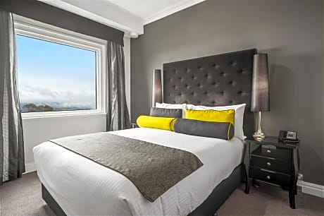 Heritage Valley View Room