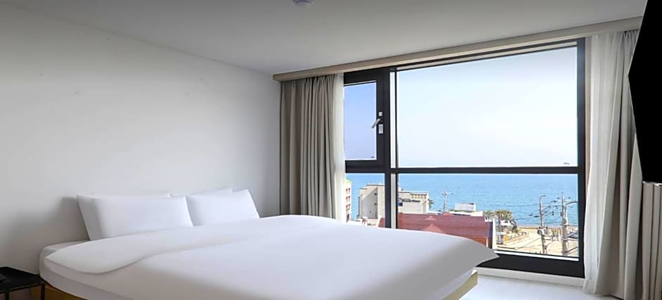 Geoje Mongdol Beach H Avenue Hotel