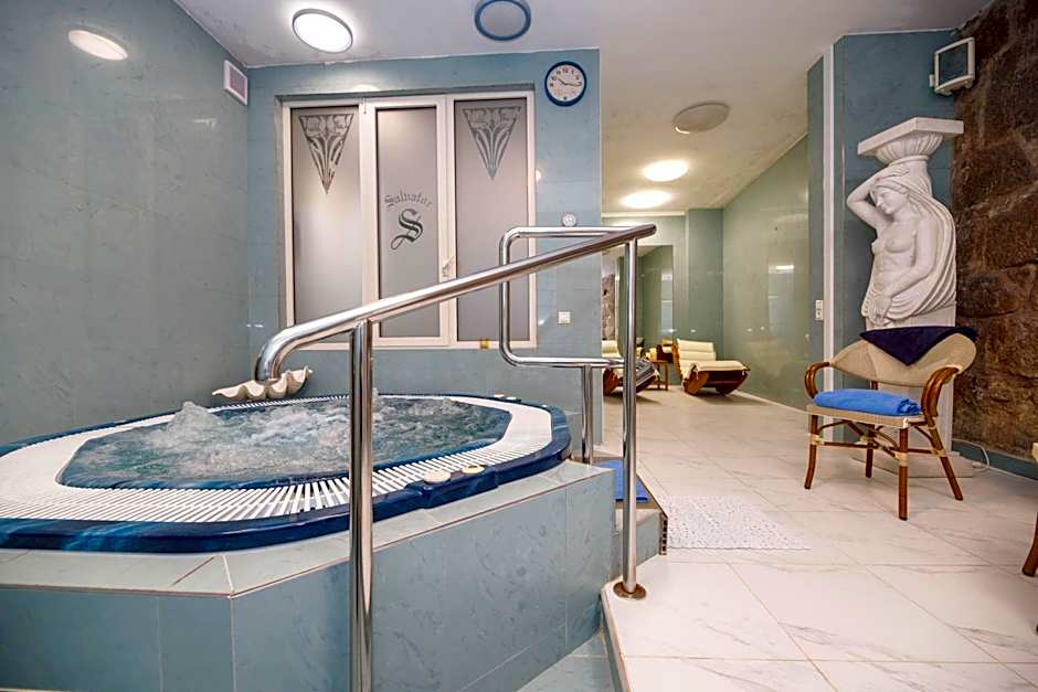 Salvator Hotel