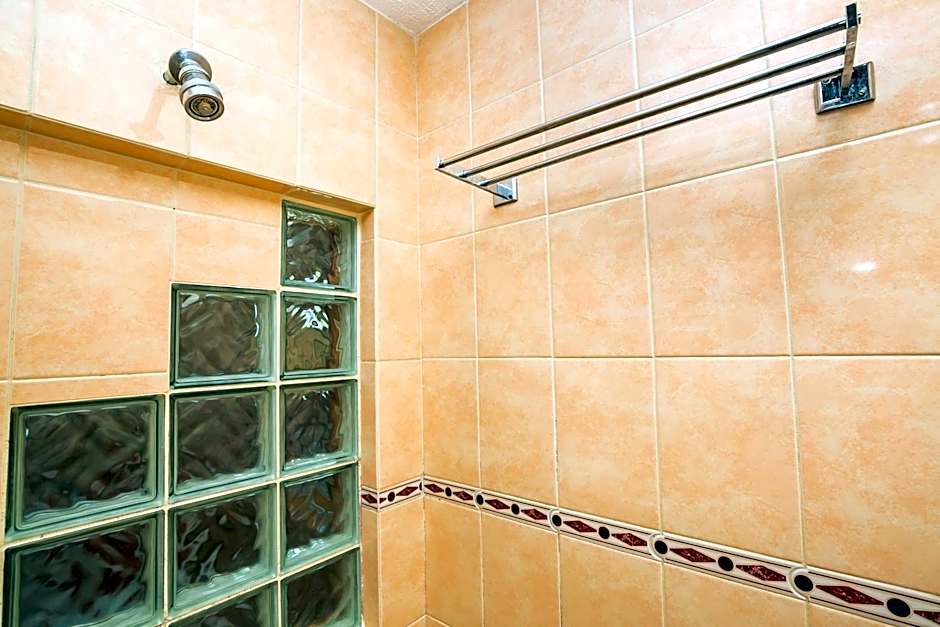 Capital O Hotel Casa Blanca, Morelia