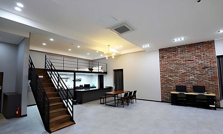Dongducheon Hotel The Gray