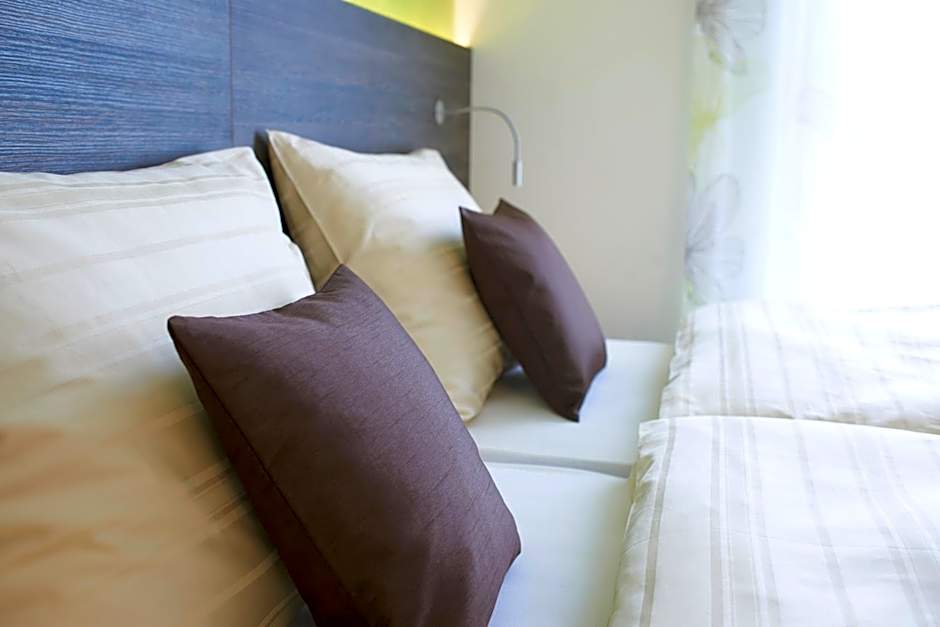 Photo 1 of 44 of Double Room