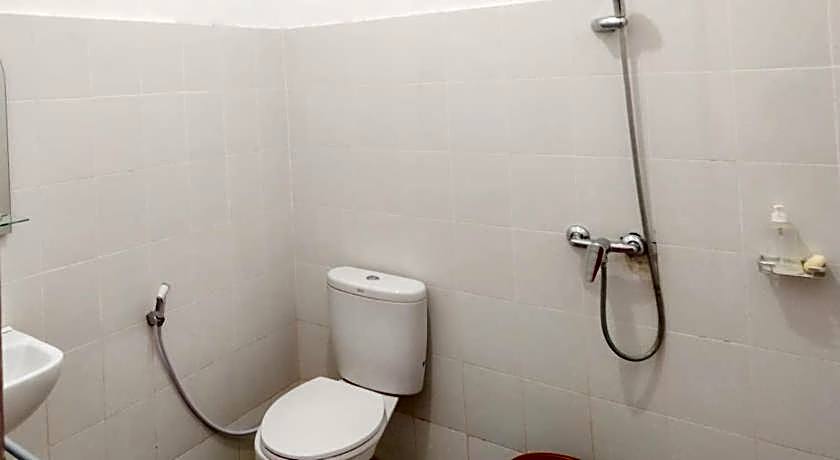 RedDoorz @ Makarios Hotel Poso