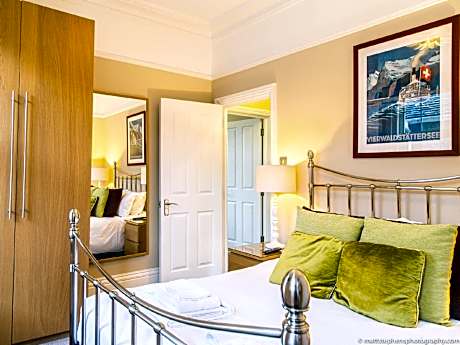 Apartment-Luxury-Ensuite with Shower-Garden View-Apartment 4